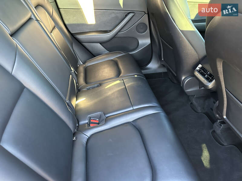 Внедорожник / Кроссовер Tesla Model Y 2021 в Днепре