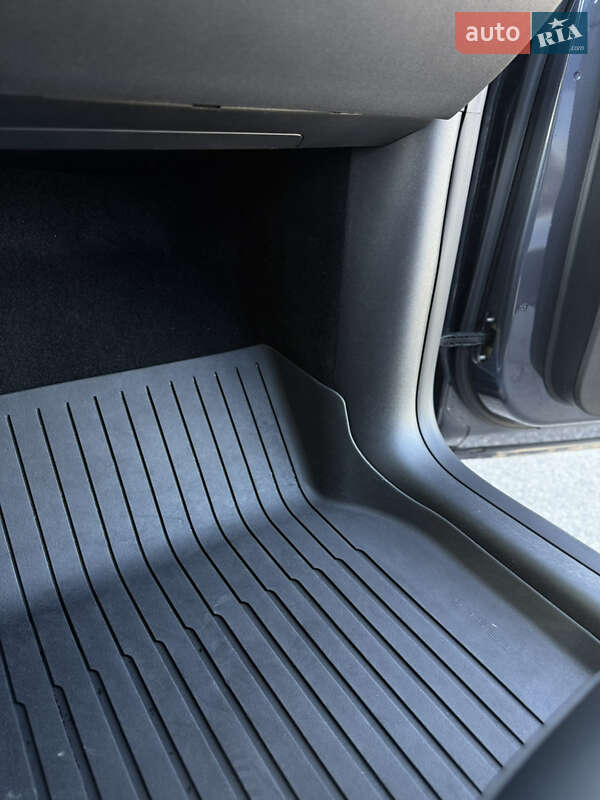 Внедорожник / Кроссовер Tesla Model Y 2021 в Шаргороде