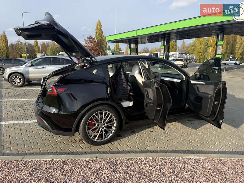 Внедорожник / Кроссовер Tesla Model Y 2023 в Кременчуге
