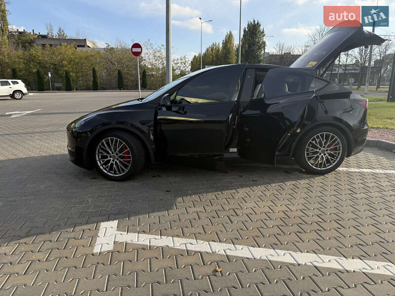 Внедорожник / Кроссовер Tesla Model Y 2023 в Кременчуге