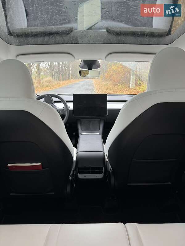 Позашляховик / Кросовер Tesla Model Y 2023 в Хмельницькому фото 13 Позашляховик / Кросовер Tesla Model Y 2023 в Хмельницькому