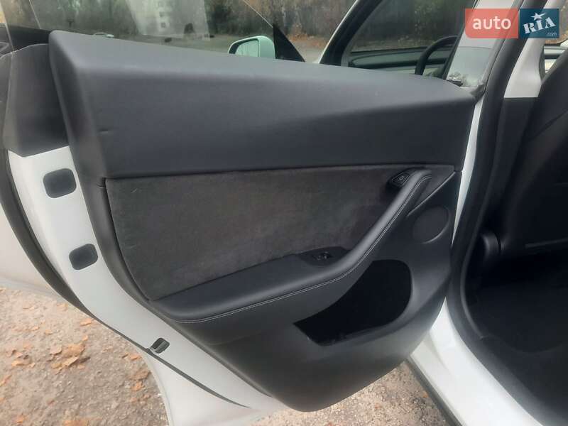 Позашляховик / Кросовер Tesla Model Y 2022 в Сумах