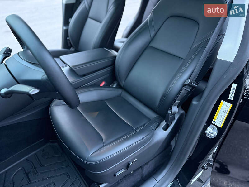 Внедорожник / Кроссовер Tesla Model Y 2022 в Днепре