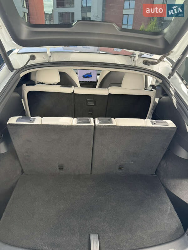 Позашляховик / Кросовер Tesla Model Y 2022 в Бучі фото 9 Позашляховик / Кросовер Tesla Model Y 2022 в Бучі