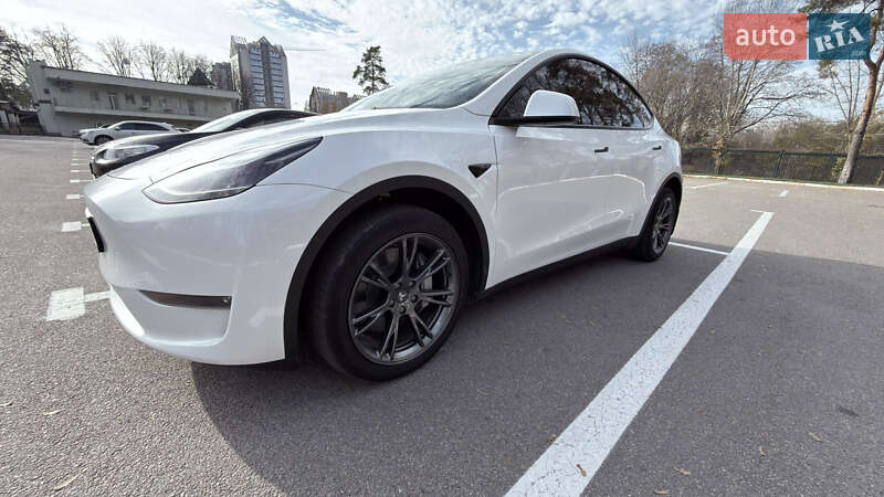 Tesla Model Y 2024 Tesla Model Y 2024
