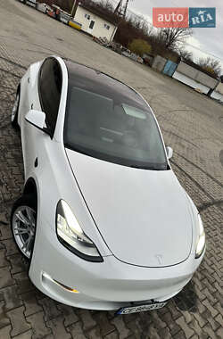 Позашляховик / Кросовер Tesla Model Y 2020 в Чернівцях