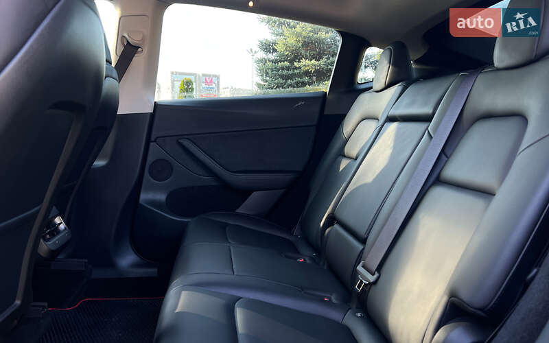 Внедорожник / Кроссовер Tesla Model Y 2023 в Львове