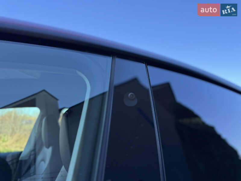 Позашляховик / Кросовер Tesla Model Y 2025 в Стрию