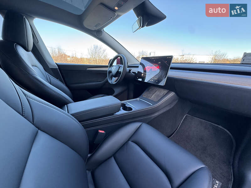 Позашляховик / Кросовер Tesla Model Y 2025 в Стрию