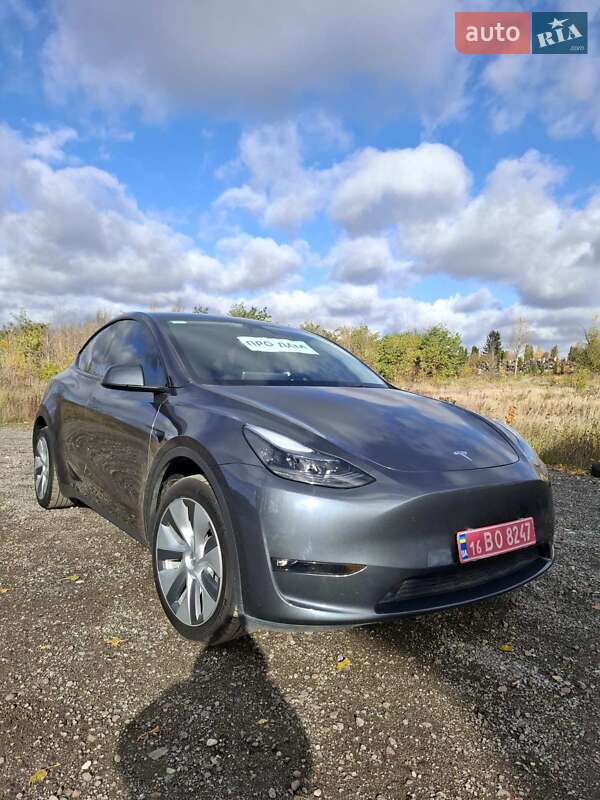 Внедорожник / Кроссовер Tesla Model Y 2023 в Тернополе