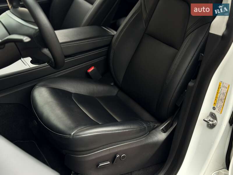 Позашляховик / Кросовер Tesla Model Y 2022 в Києві фото 13 Позашляховик / Кросовер Tesla Model Y 2022 в Києві
