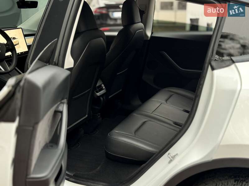Позашляховик / Кросовер Tesla Model Y 2022 в Києві фото 15 Позашляховик / Кросовер Tesla Model Y 2022 в Києві