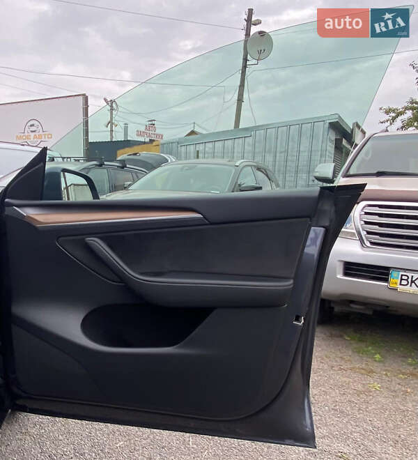 Внедорожник / Кроссовер Tesla Model Y 2023 в Ровно фото 37 Внедорожник / Кроссовер Tesla Model Y 2023 в Ровно