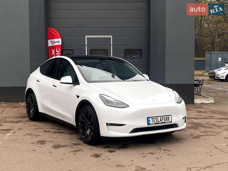 Позашляховик / Кросовер Tesla Model Y 2023 в Києві фото 12 Позашляховик / Кросовер Tesla Model Y 2023 в Києві