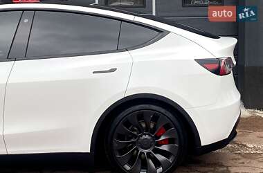 Внедорожник / Кроссовер Tesla Model Y 2023 в Киеве