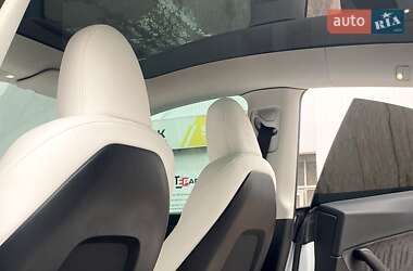 Внедорожник / Кроссовер Tesla Model Y 2023 в Киеве