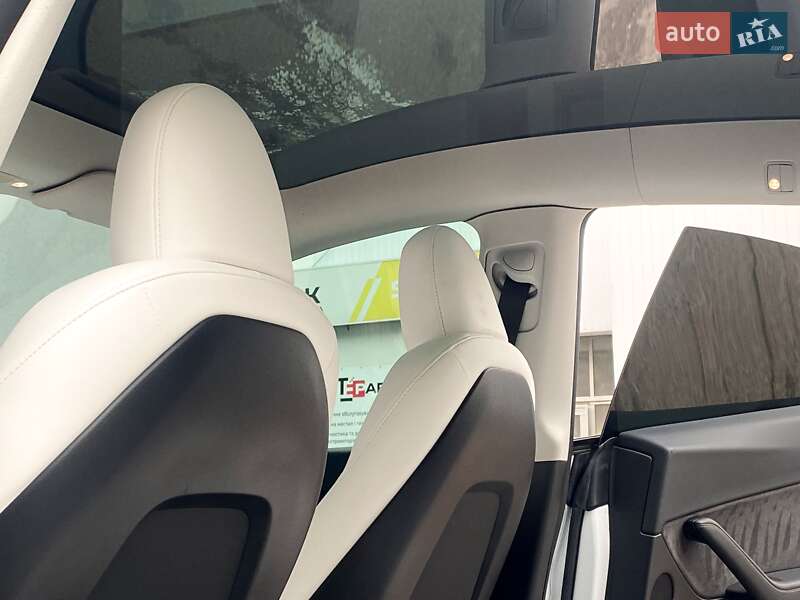 Позашляховик / Кросовер Tesla Model Y 2023 в Києві фото 16 Позашляховик / Кросовер Tesla Model Y 2023 в Києві