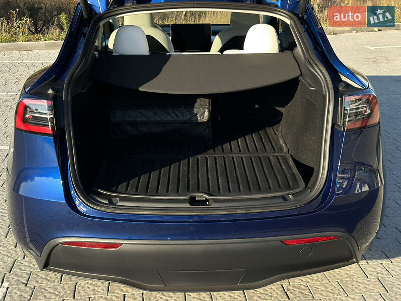 Внедорожник / Кроссовер Tesla Model Y 2024 в Львове