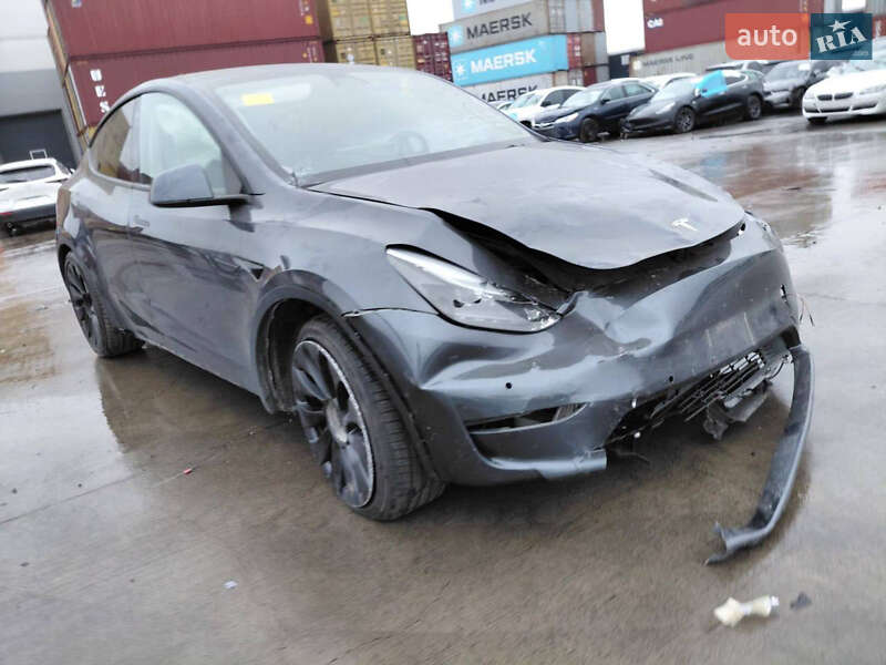 Tesla Model Y 2021