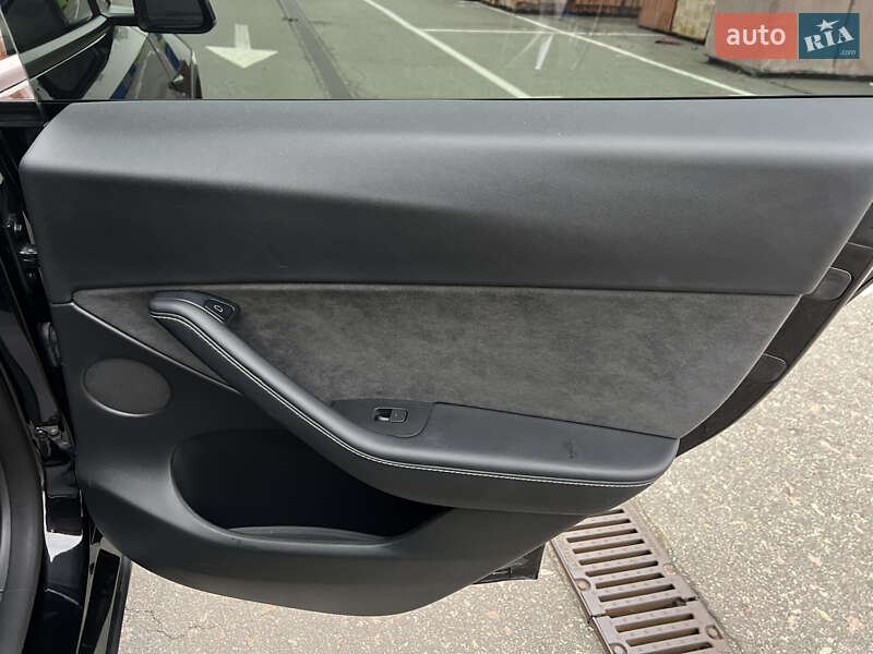 Внедорожник / Кроссовер Tesla Model Y 2022 в Киеве фото 27 Внедорожник / Кроссовер Tesla Model Y 2022 в Киеве