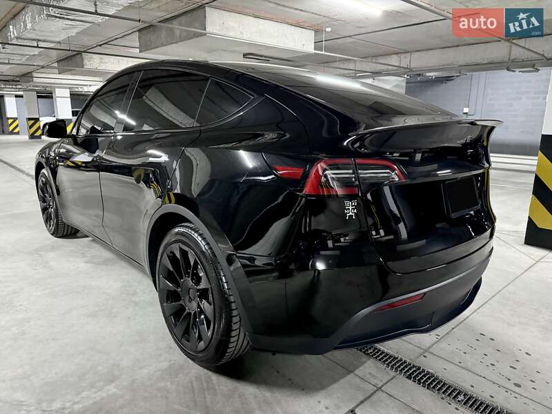 Позашляховик / Кросовер Tesla Model Y 2023 в Дніпрі
