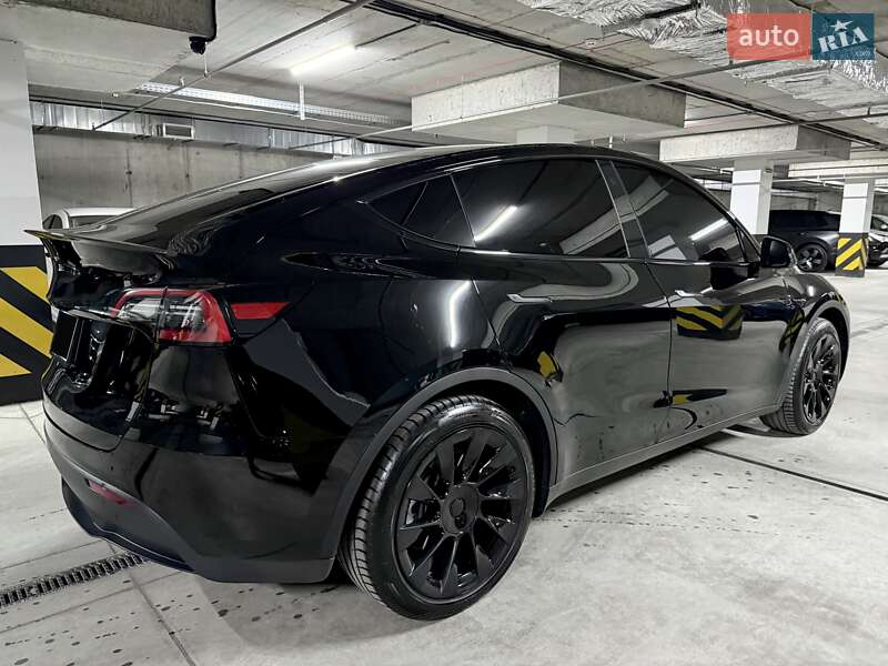 Позашляховик / Кросовер Tesla Model Y 2023 в Дніпрі