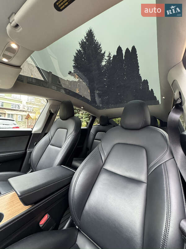 Позашляховик / Кросовер Tesla Model Y 2022 в Рівному