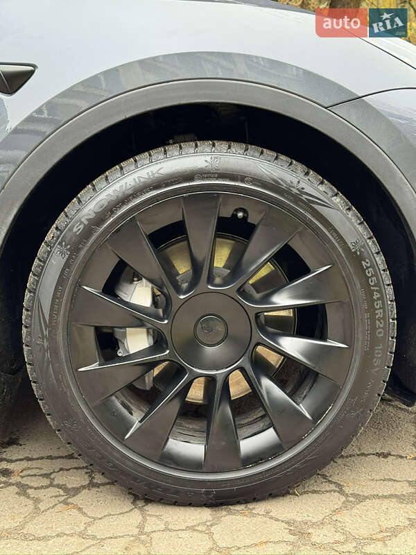 Позашляховик / Кросовер Tesla Model Y 2022 в Рівному