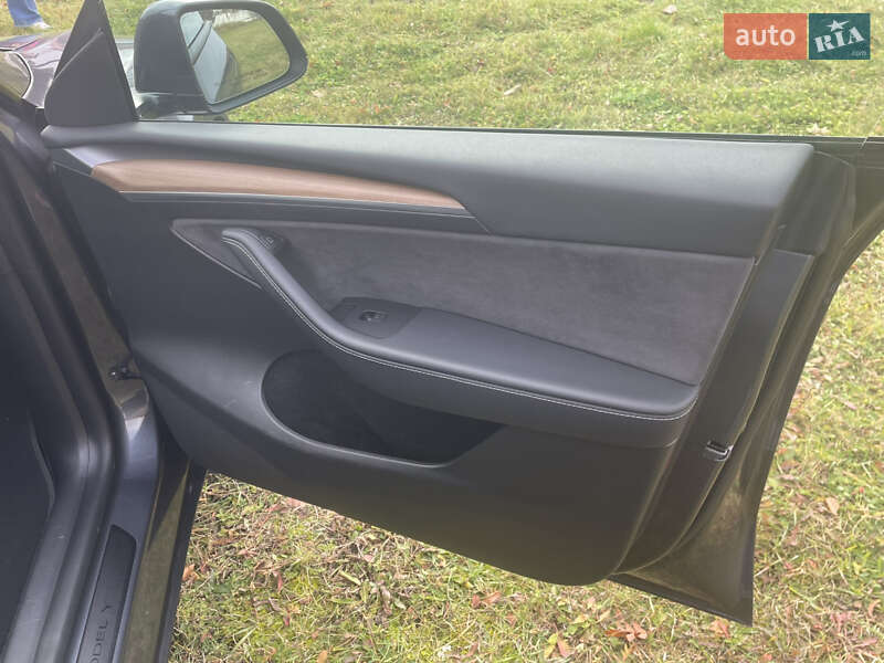 Внедорожник / Кроссовер Tesla Model Y 2023 в Львове фото 22 Внедорожник / Кроссовер Tesla Model Y 2023 в Львове
