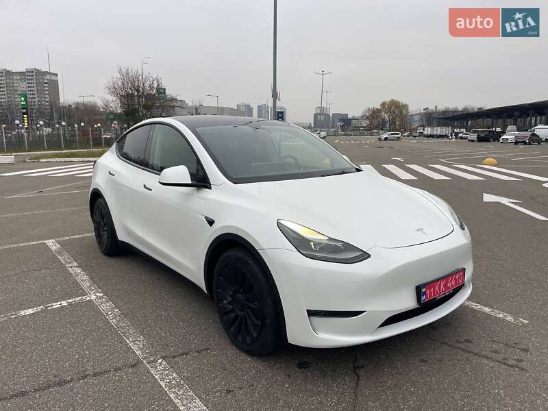 Внедорожник / Кроссовер Tesla Model Y 2023 в Киеве