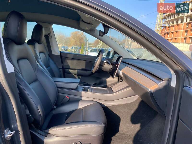 Позашляховик / Кросовер Tesla Model Y 2021 в Львові