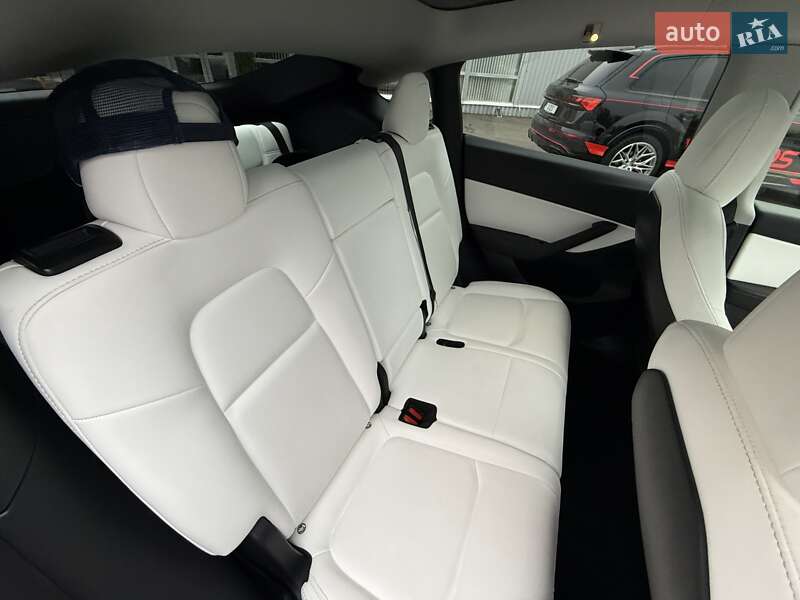 Внедорожник / Кроссовер Tesla Model Y 2021 в Киеве