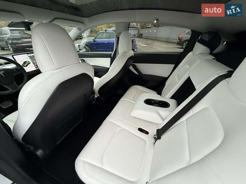 Внедорожник / Кроссовер Tesla Model Y 2021 в Киеве