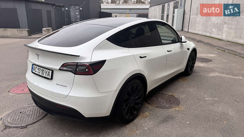 Внедорожник / Кроссовер Tesla Model Y 2022 в Киеве