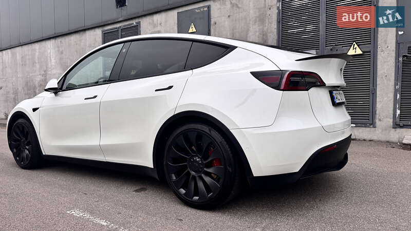Внедорожник / Кроссовер Tesla Model Y 2022 в Киеве