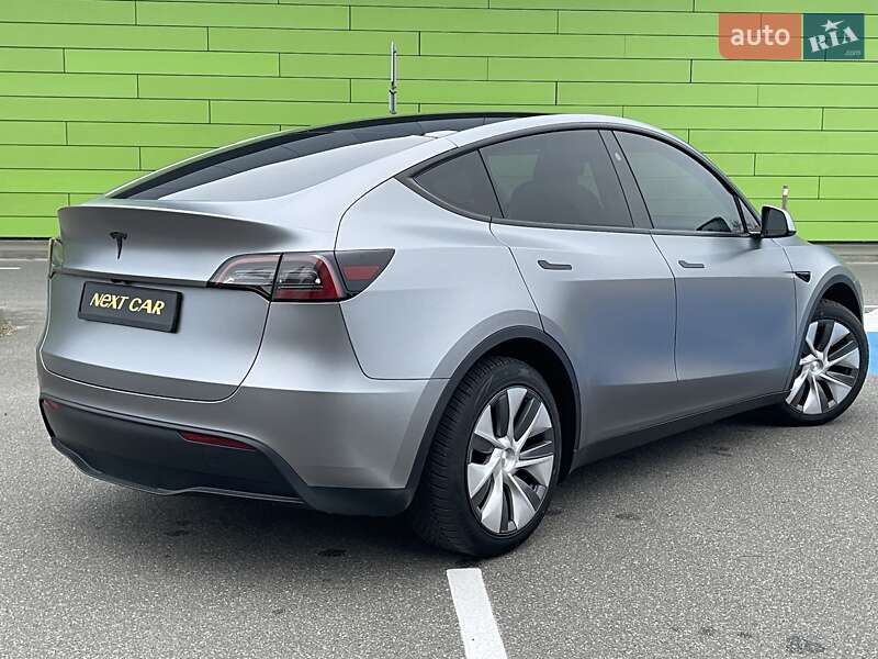 Позашляховик / Кросовер Tesla Model Y 2024 в Києві