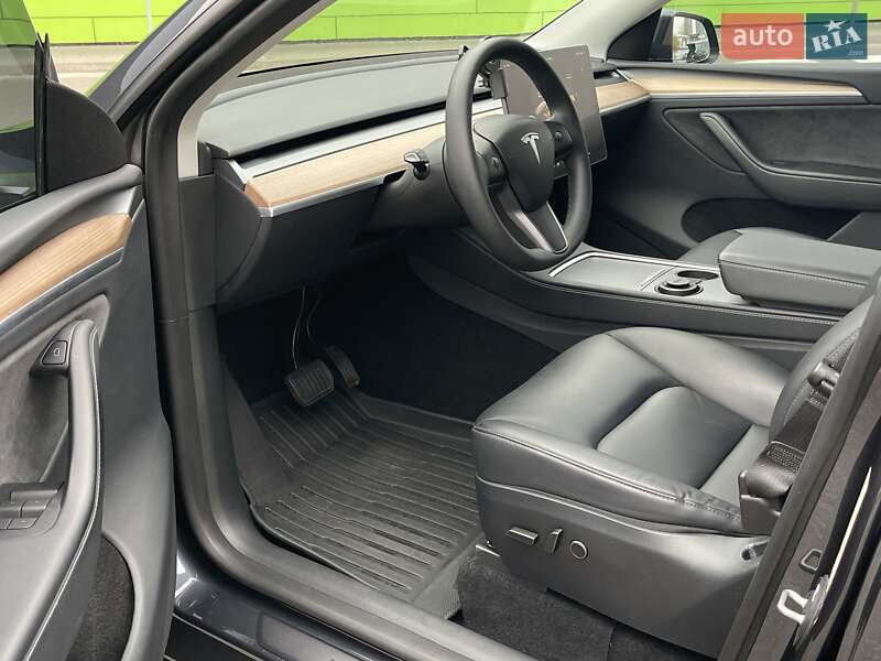 Позашляховик / Кросовер Tesla Model Y 2024 в Києві