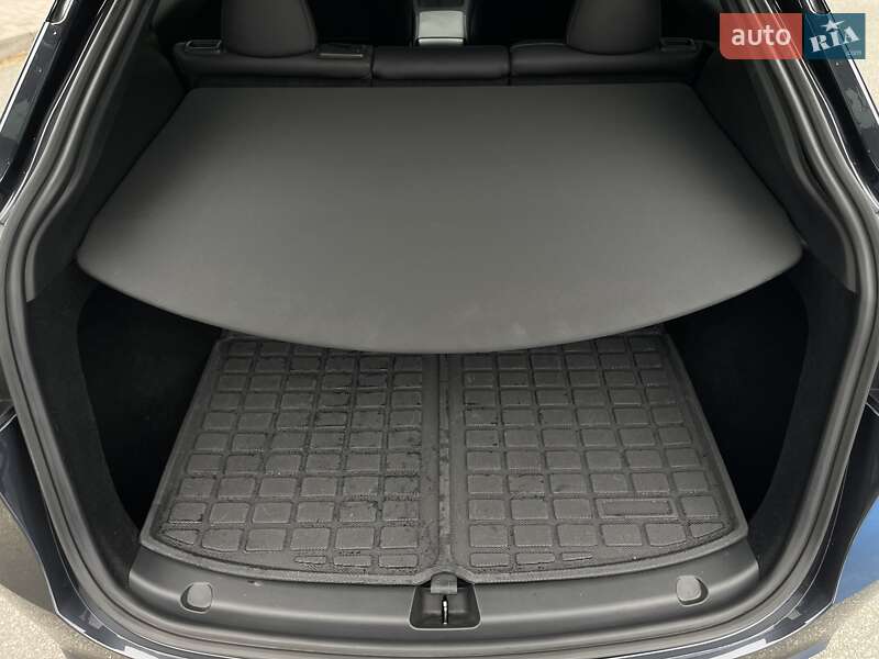 Позашляховик / Кросовер Tesla Model Y 2024 в Києві