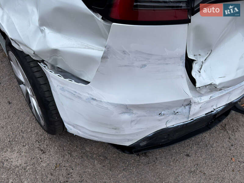 Позашляховик / Кросовер Tesla Model Y 2023 в Рівному