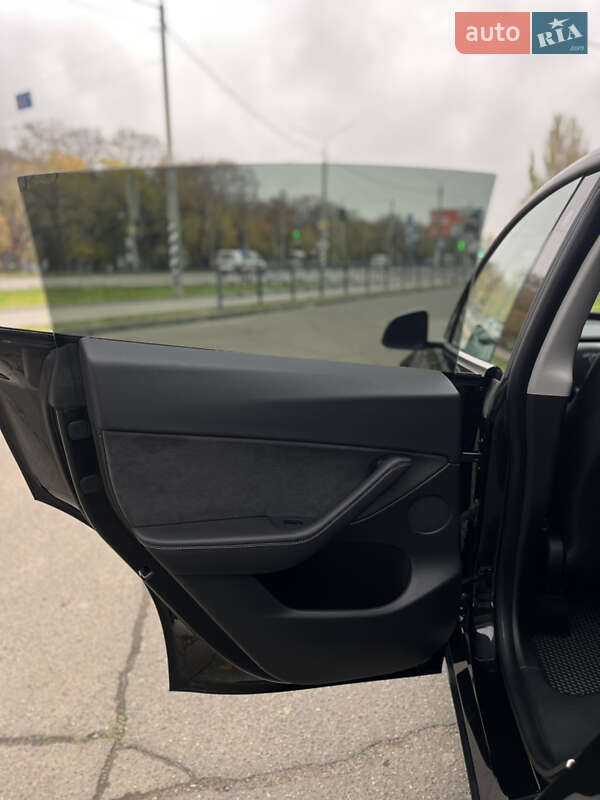 Внедорожник / Кроссовер Tesla Model Y 2021 в Николаеве