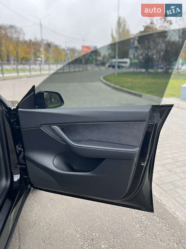 Внедорожник / Кроссовер Tesla Model Y 2021 в Николаеве