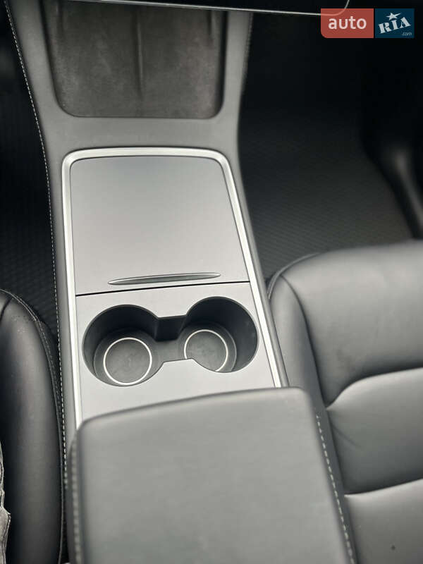 Внедорожник / Кроссовер Tesla Model Y 2021 в Николаеве