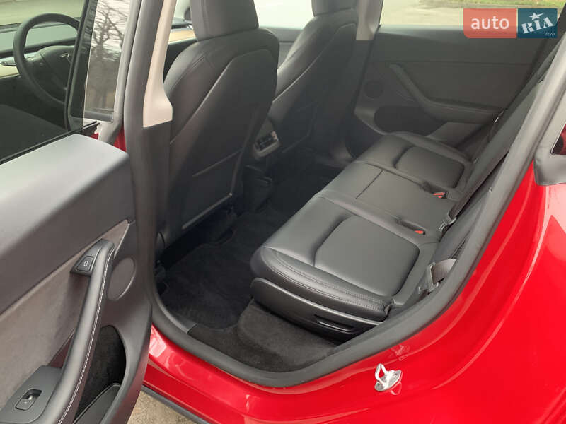 Позашляховик / Кросовер Tesla Model Y 2023 в Києві