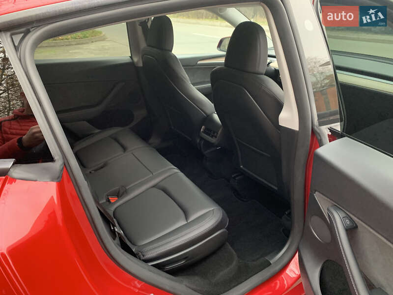 Позашляховик / Кросовер Tesla Model Y 2023 в Києві