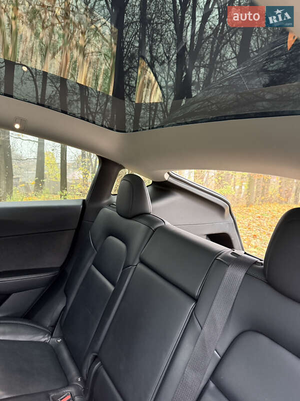 Внедорожник / Кроссовер Tesla Model Y 2022 в Ровно