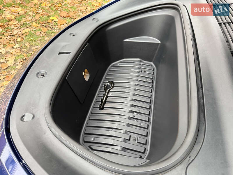 Внедорожник / Кроссовер Tesla Model Y 2022 в Ровно