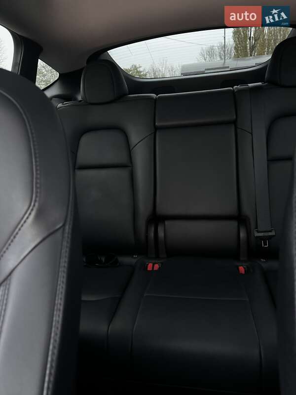 Внедорожник / Кроссовер Tesla Model Y 2022 в Киеве