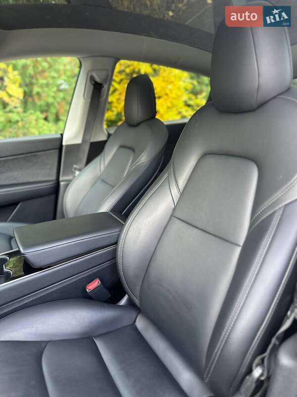 Позашляховик / Кросовер Tesla Model Y 2020 в Рівному