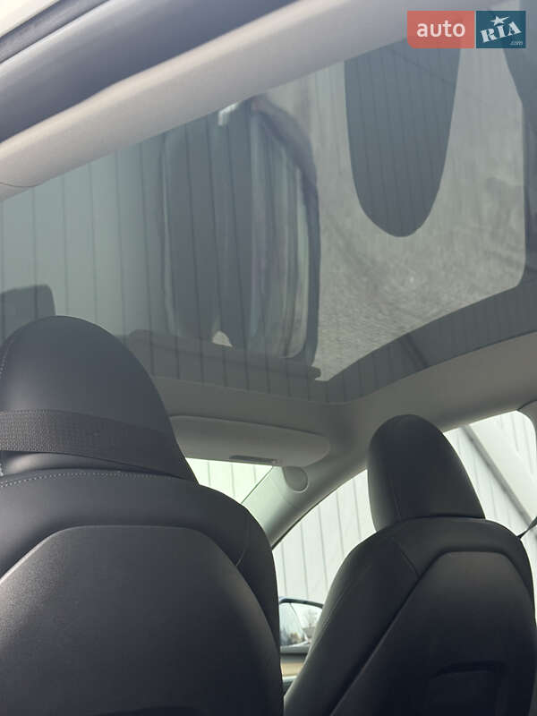 Внедорожник / Кроссовер Tesla Model Y 2023 в Черновцах