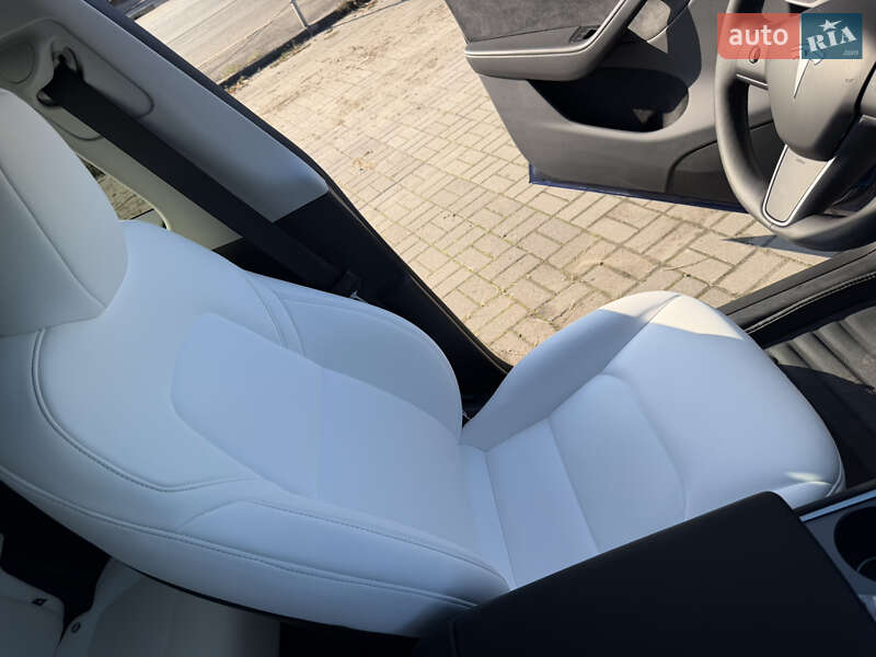 Позашляховик / Кросовер Tesla Model Y 2024 в Дніпрі фото 17 Позашляховик / Кросовер Tesla Model Y 2024 в Дніпрі